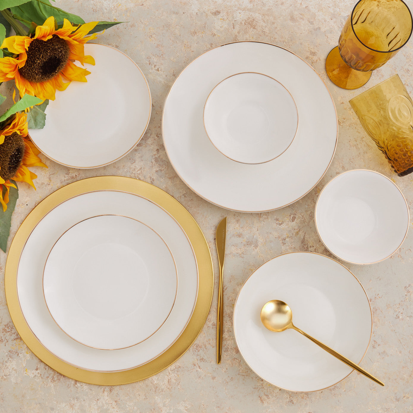 Alicia  Gold Dinnerware